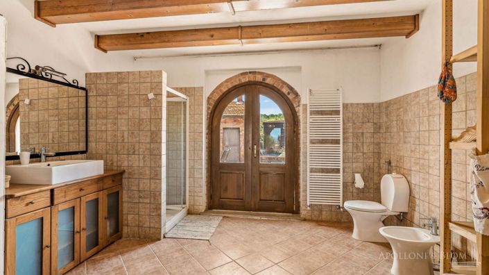 Image No.15-6 Bed Apartment for sale