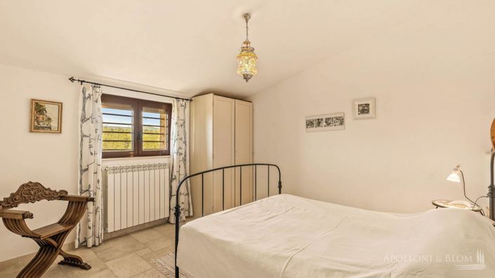 Image No.16-6 Bed Apartment for sale