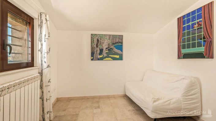 Image No.17-6 Bed Apartment for sale