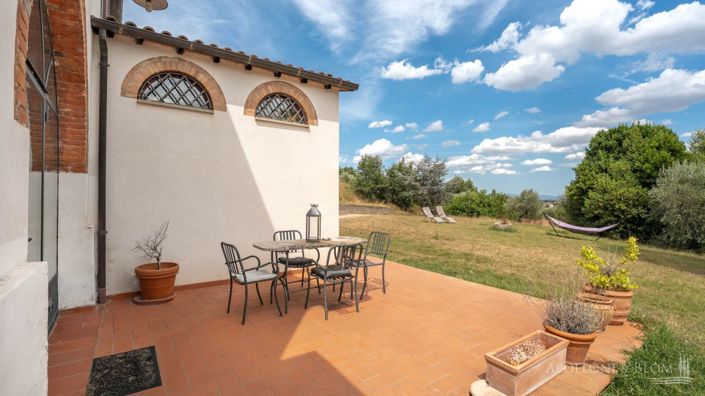 Image No.21-6 Bed Apartment for sale