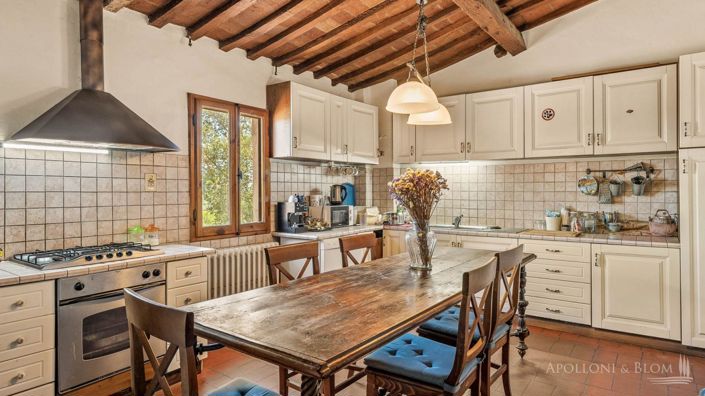 Image No.24-6 Bed Apartment for sale