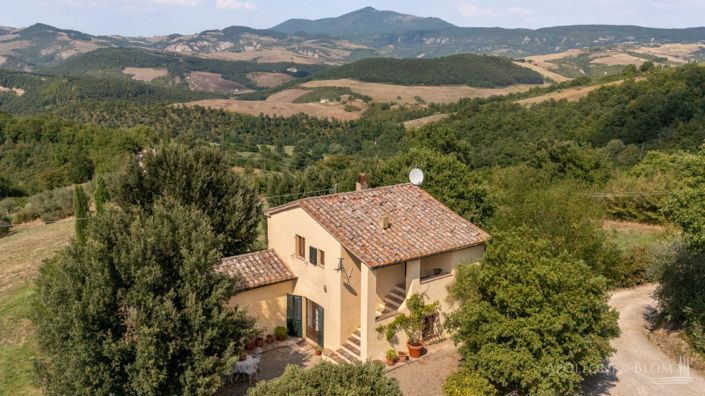 San Casciano dei Bagni, Villa