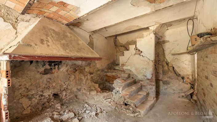 Image No.19-6 Bed Apartment for sale