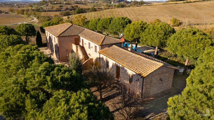 Image No.11-8 Bed Apartment for sale