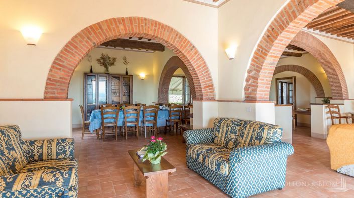 Image No.17-8 Bed Apartment for sale