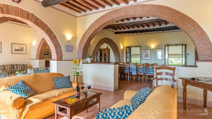 Image No.18-8 Bed Apartment for sale