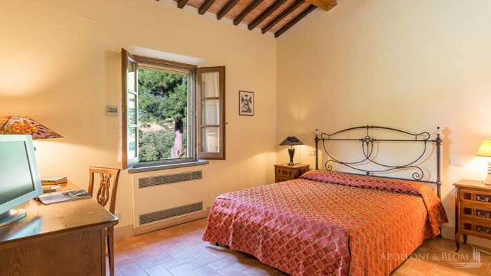 Image No.22-8 Bed Apartment for sale