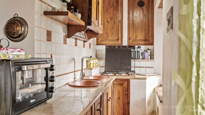 Image No.10-10 Bed Apartment for sale