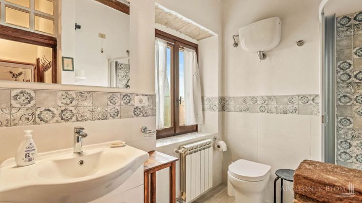 Image No.13-10 Bed Apartment for sale