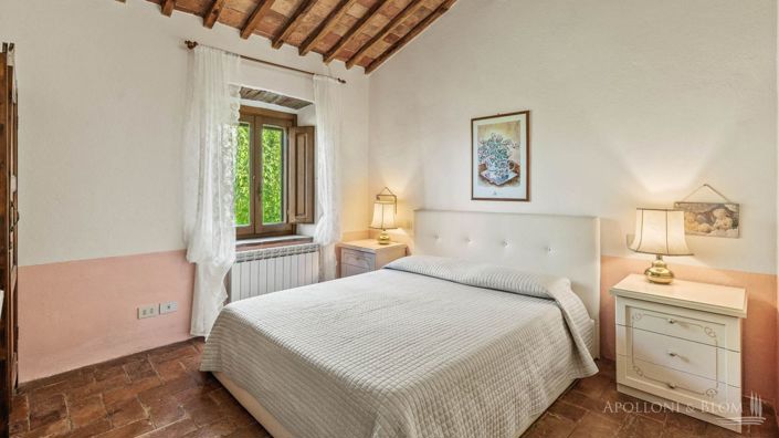 Image No.15-10 Bed Apartment for sale