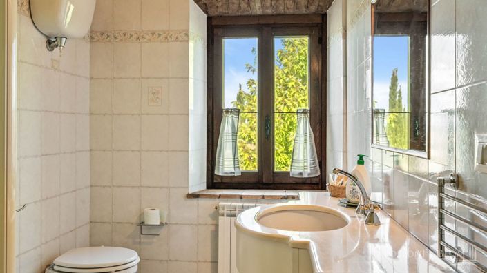 Image No.16-10 Bed Apartment for sale