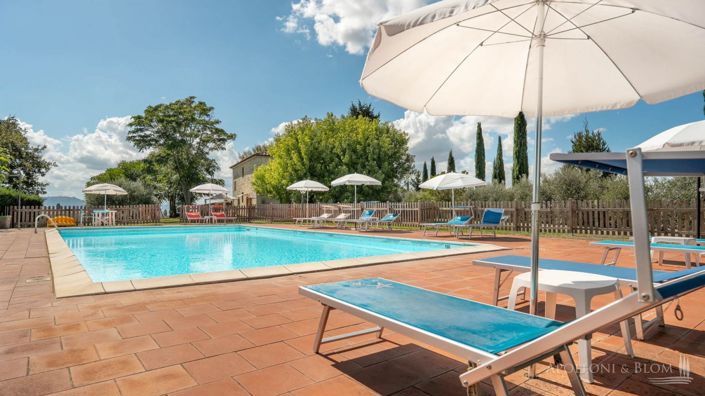 Image No.28-10 Bed Apartment for sale