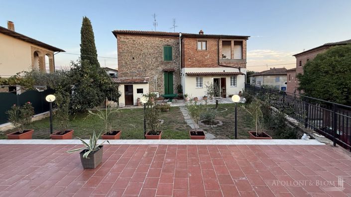 Image No.20-2 Bed Apartment for sale