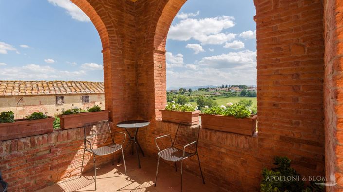 Image No.13-6 Bed Apartment for sale