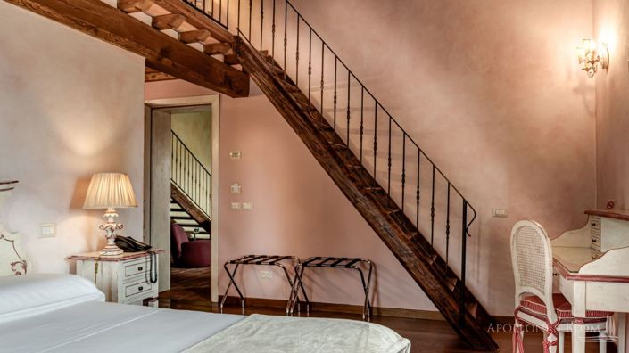 Image No.17-6 Bed Apartment for sale