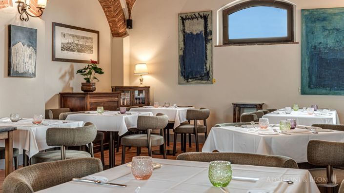 Image No.23-6 Bed Apartment for sale