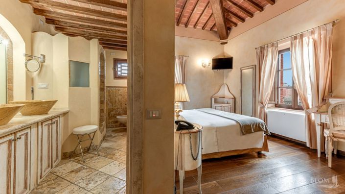 Image No.4-6 Bed Apartment for sale