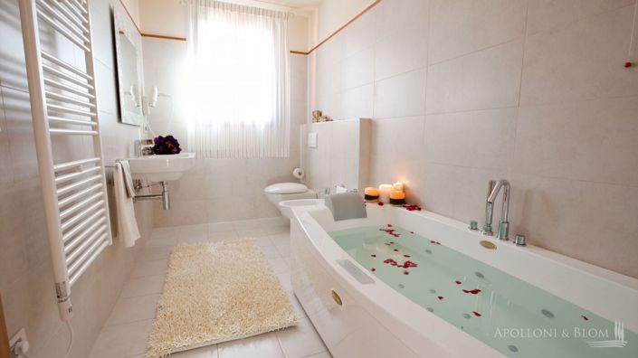 Image No.21-34 Bed Villa for sale