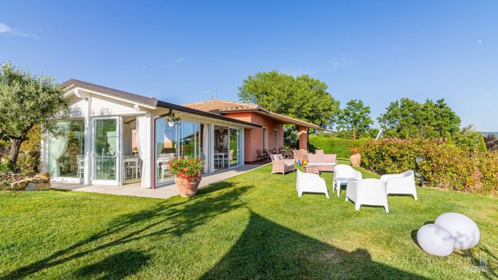Image No.23-34 Bed Villa for sale