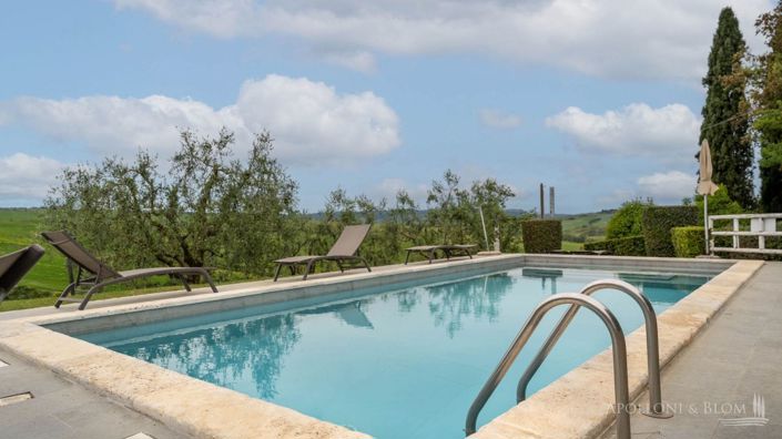 Image No.10-Appartement de 15 chambres à vendre à Sienne