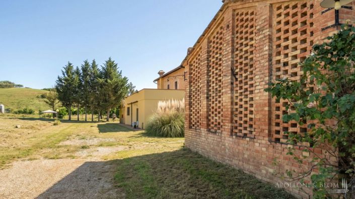Image No.15-15 Bed Apartment for sale