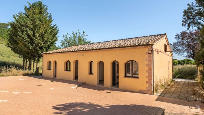 Image No.17-Appartement de 15 chambres à vendre à Montalcino