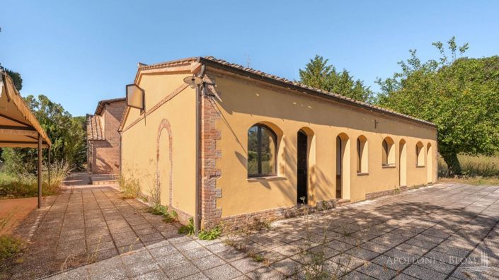 Image No.19-Appartement de 15 chambres à vendre à Montalcino