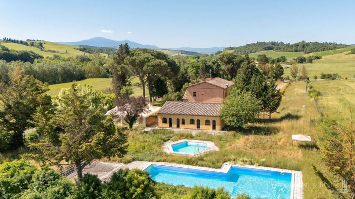 Image No.2-Appartement de 15 chambres à vendre à Montalcino