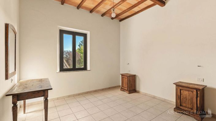 Image No.22-Appartement de 15 chambres à vendre à Montalcino