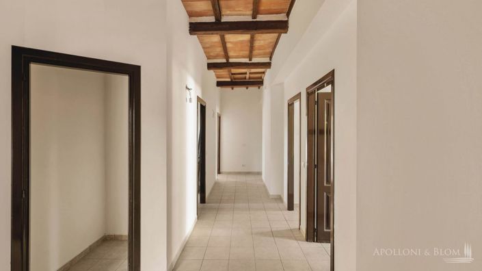 Image No.23-Appartement de 15 chambres à vendre à Montalcino