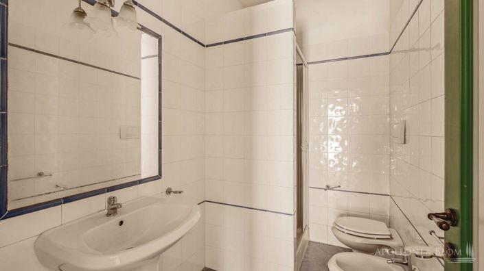 Image No.30-Appartement de 15 chambres à vendre à Montalcino