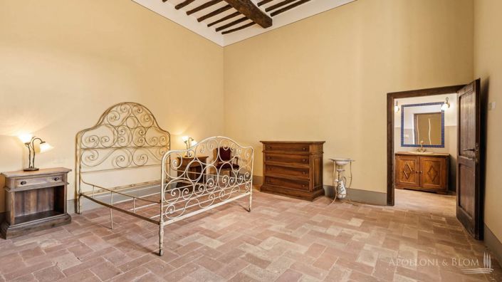 Image No.22-Châteaux de 9 chambres à vendre à Perugia