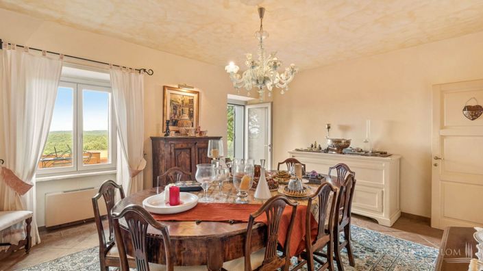 Image No.11-5 Bed Villa for sale