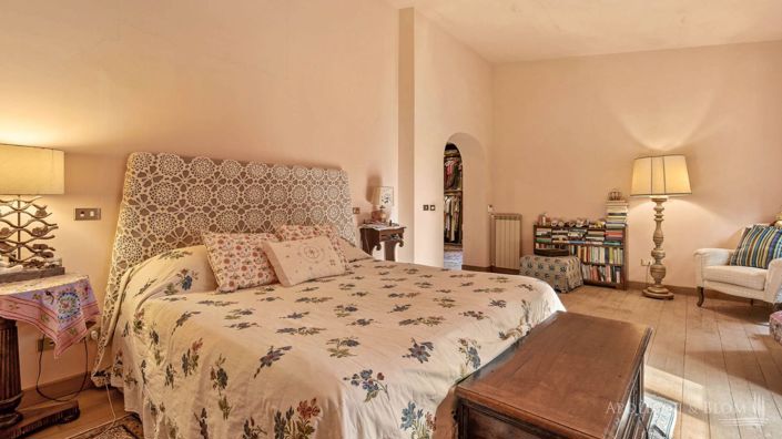 Image No.22-5 Bed Villa for sale