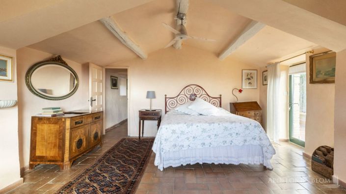 Image No.21-4 Bed Apartment for sale