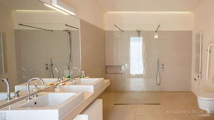 Image No.22-5 Bed Apartment for sale