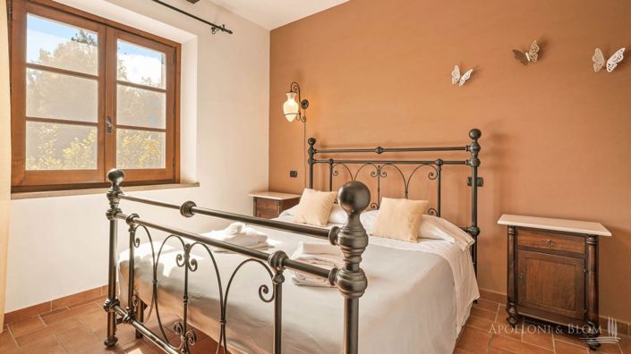 Image No.18-6 Bed Apartment for sale