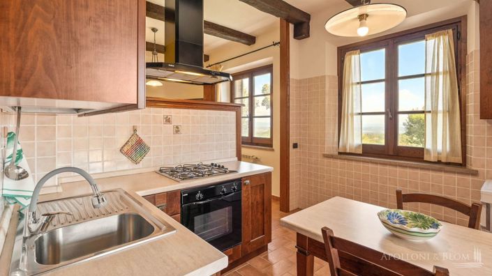 Image No.22-6 Bed Apartment for sale