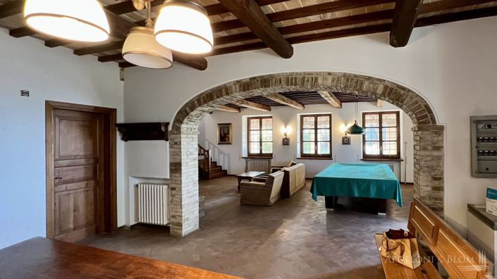 Image No.16-5 Bed Vineyard for sale