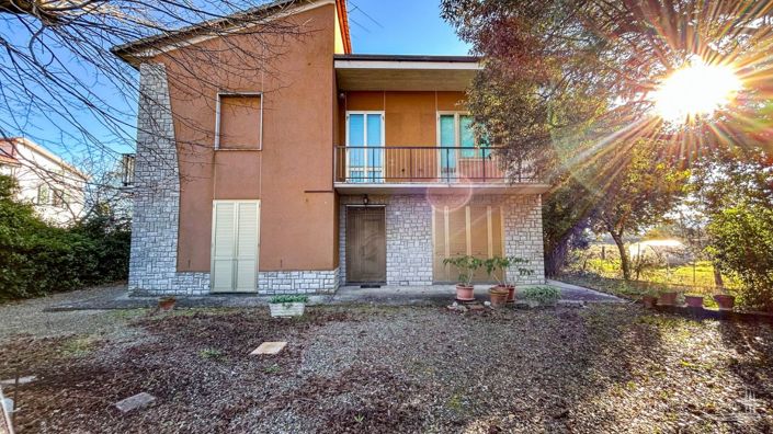 Image No.2-Maison de campagne de 2 chambres à vendre à Castiglione del Lago