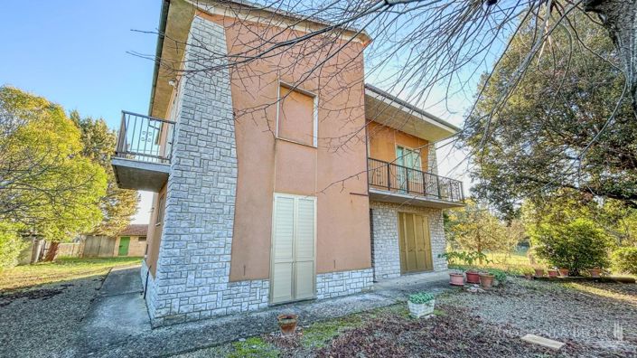 Image No.3-2 Bed Country House for sale