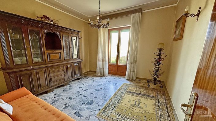 Image No.5-2 Bed Country House for sale