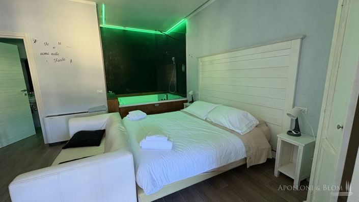 Image No.23-6 Bed Country House for sale