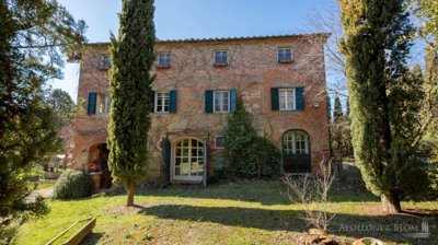 10 Bed Apartment for sale