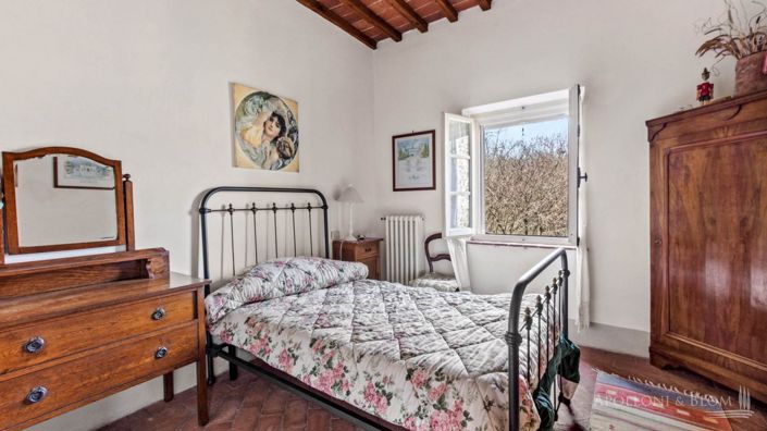 Image No.23-10 Bed Apartment for sale