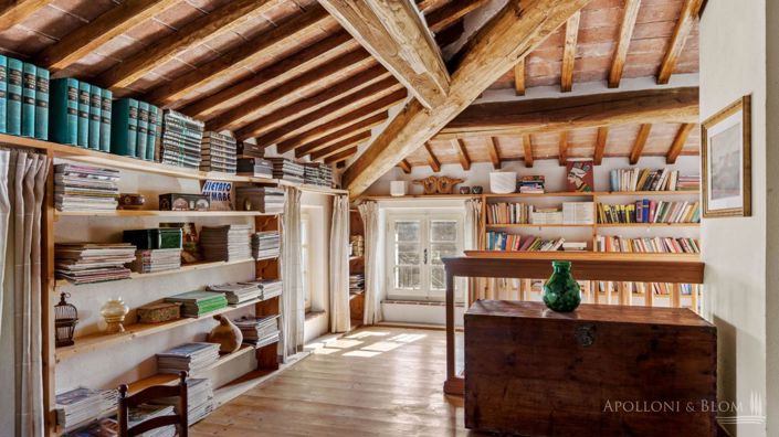 Image No.26-10 Bed Apartment for sale