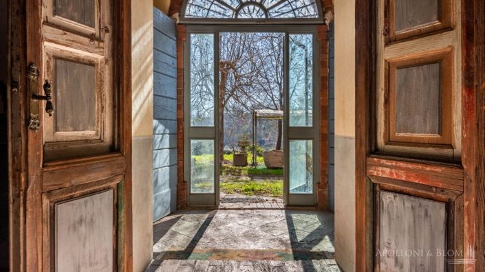 Image No.3-10 Bed Apartment for sale