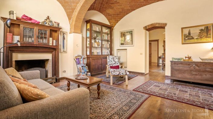 Image No.30-10 Bed Apartment for sale