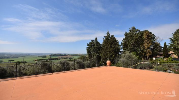 Image No.22-21 Bed Apartment for sale