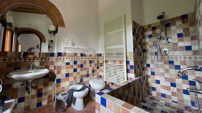 Image No.22-13 Bed Apartment for sale